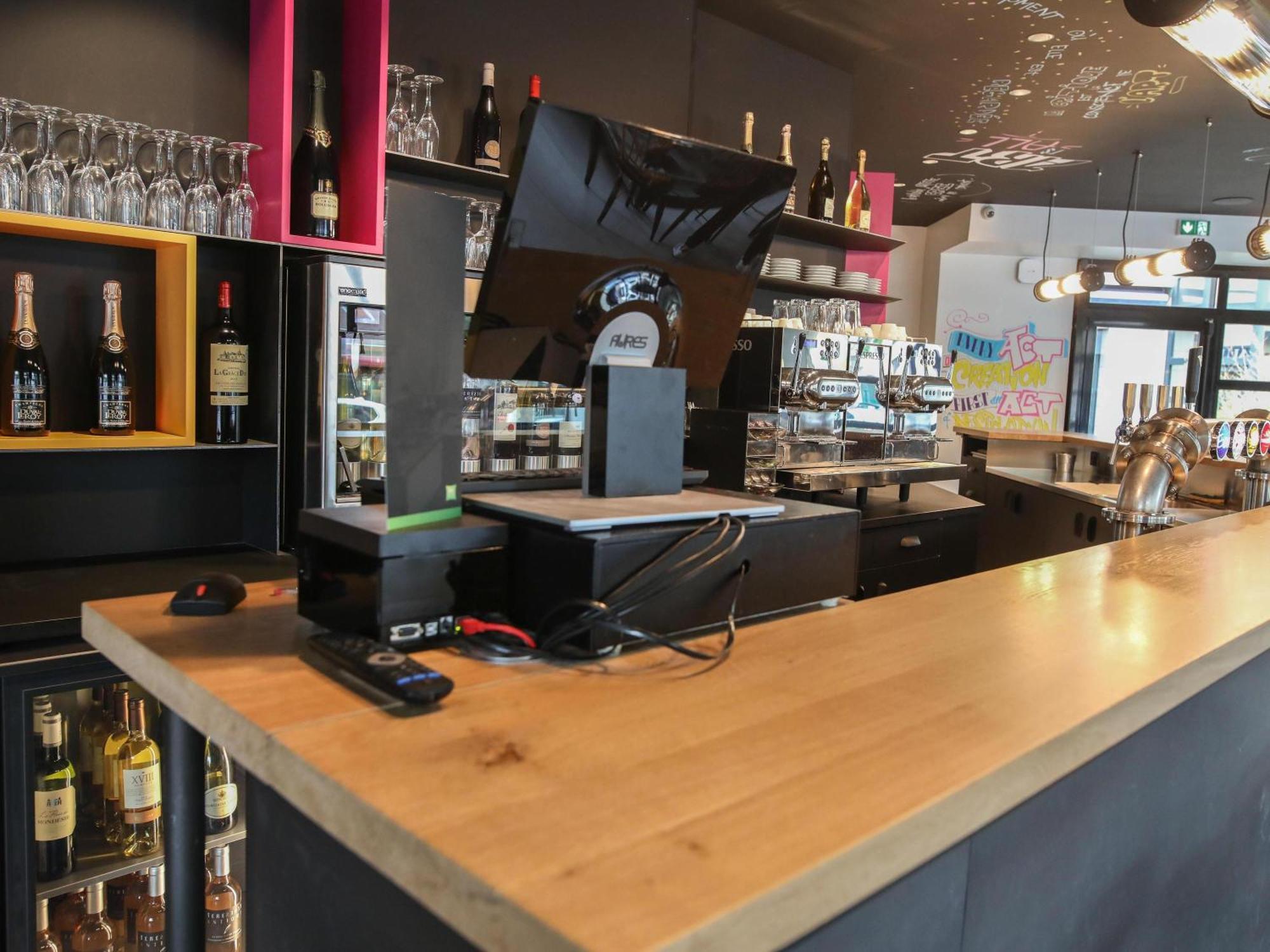 Hotel Ibis Styles République 3*