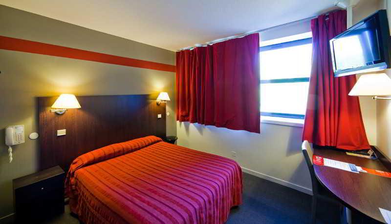 Hotel Ibis Styles Republique 3*