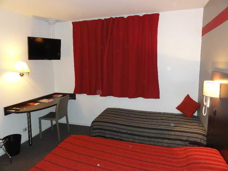 Hotel Ibis Styles Republique 3*